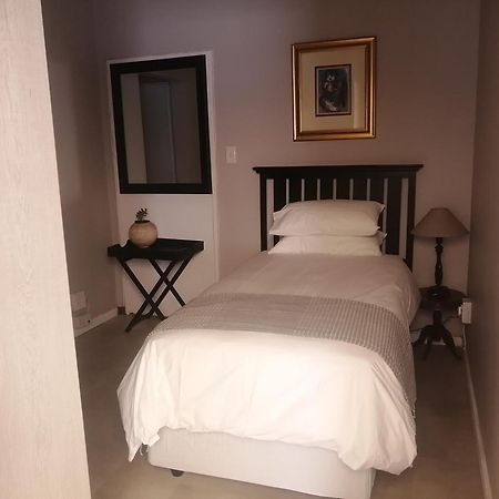 Avo Tree Guesthouse พาร์ล ภายนอก รูปภาพ